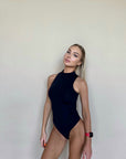 Body su apykakle